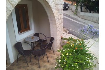 Частен дом Petrovac 2